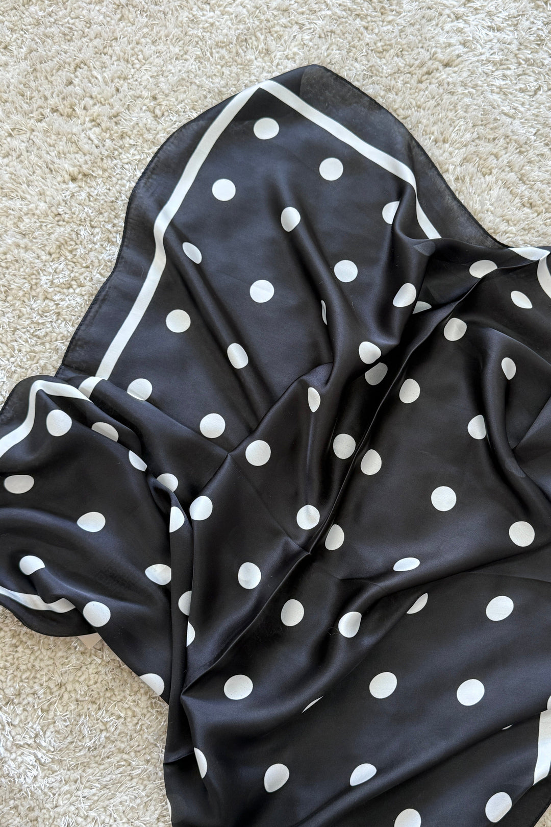 A-bee - Elin Scarf - Black Tørklæder