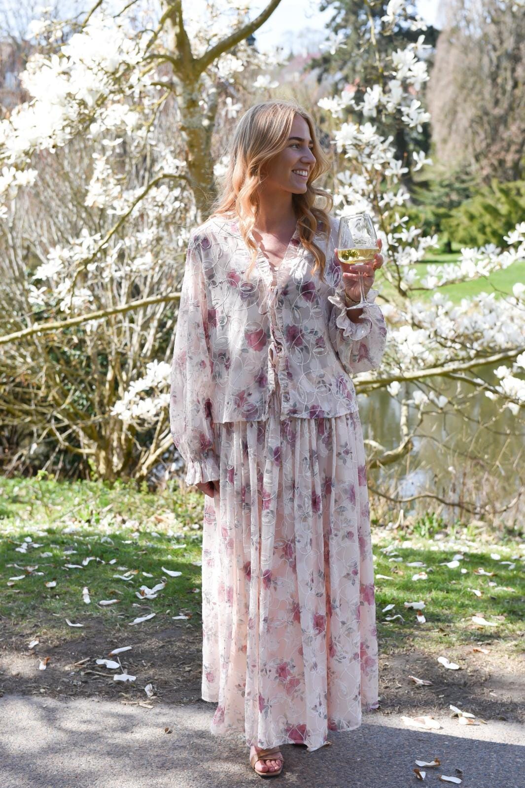 A-View - Flounce Blouse AV7039 - 308 - Sand/Dusty Green Bluser