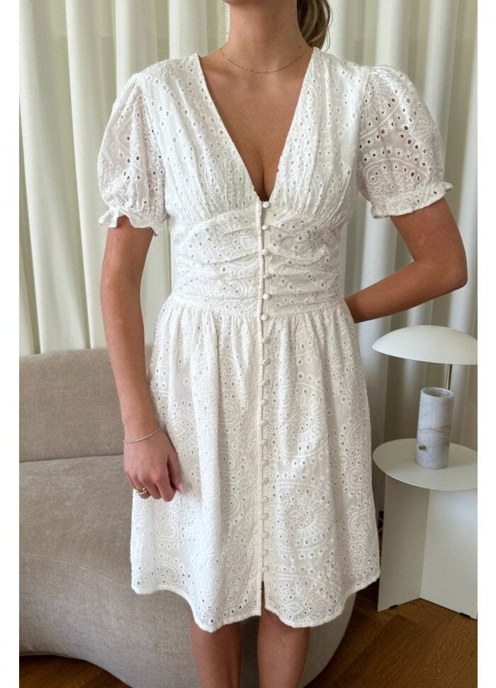 BYIC - Marieic Dress - we White Embroidery Kjoler