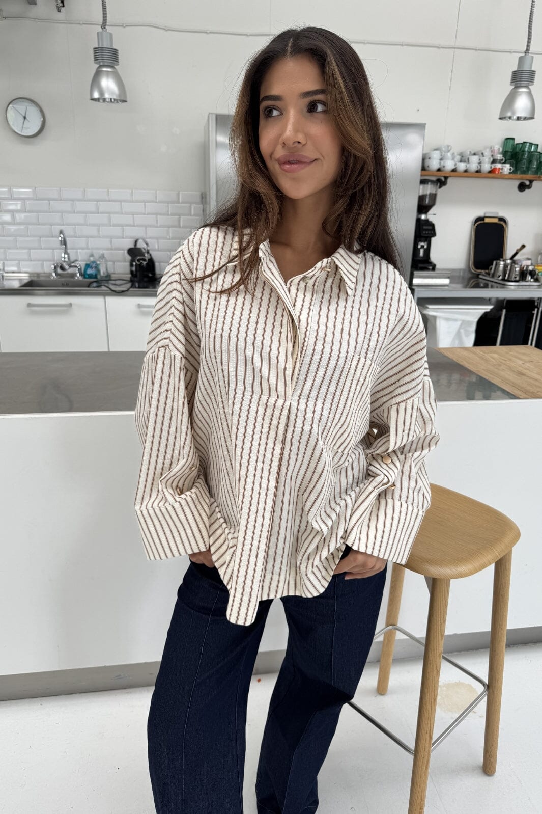 Continue - Klara L/S Brown Stripe 14986 - Brown Stripe Gold Buttons. Skjorter