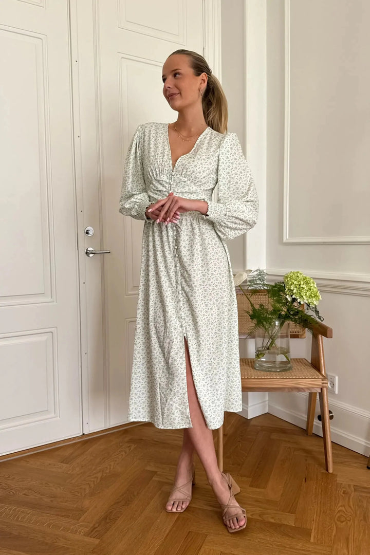 Forudbestilling - BYIC - Adelic Long Dress - gfsp Green Flower Stem Print Kjoler