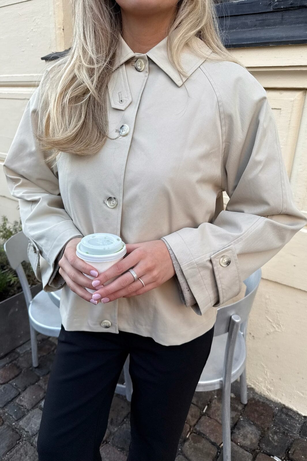 Forudbestilling - BYIC - Avaic Short Trenchcoat A23824 - Beige Jakker