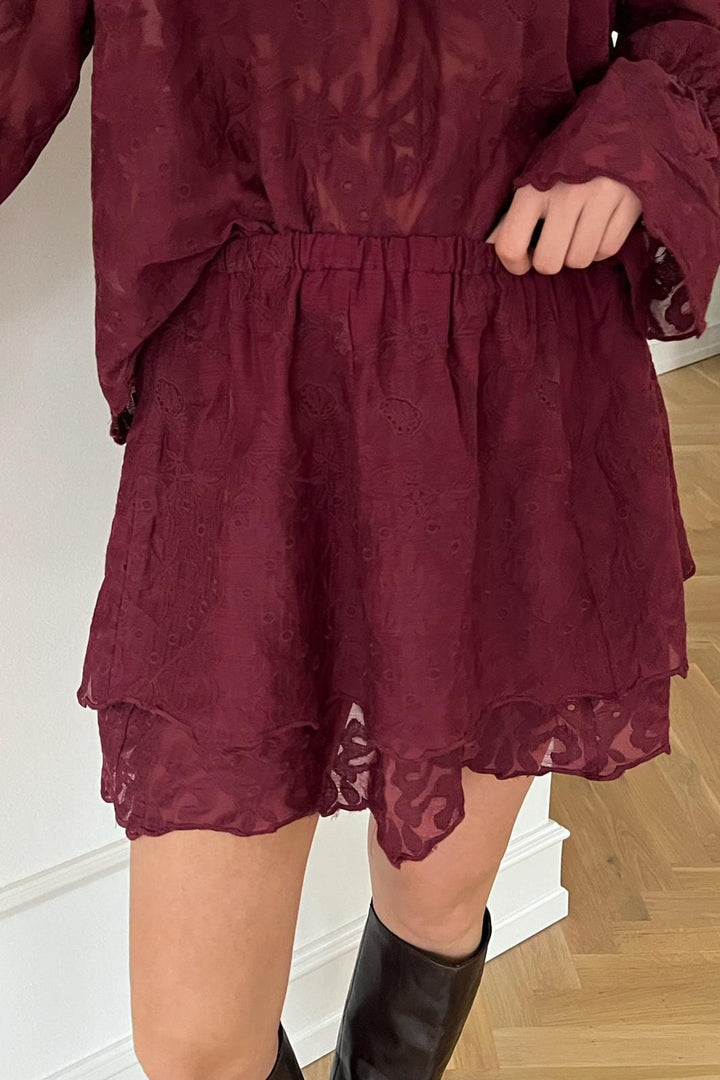 BYIC - Ellinoric Lace Mini Skirt 2576 - Vintage Bordeaux