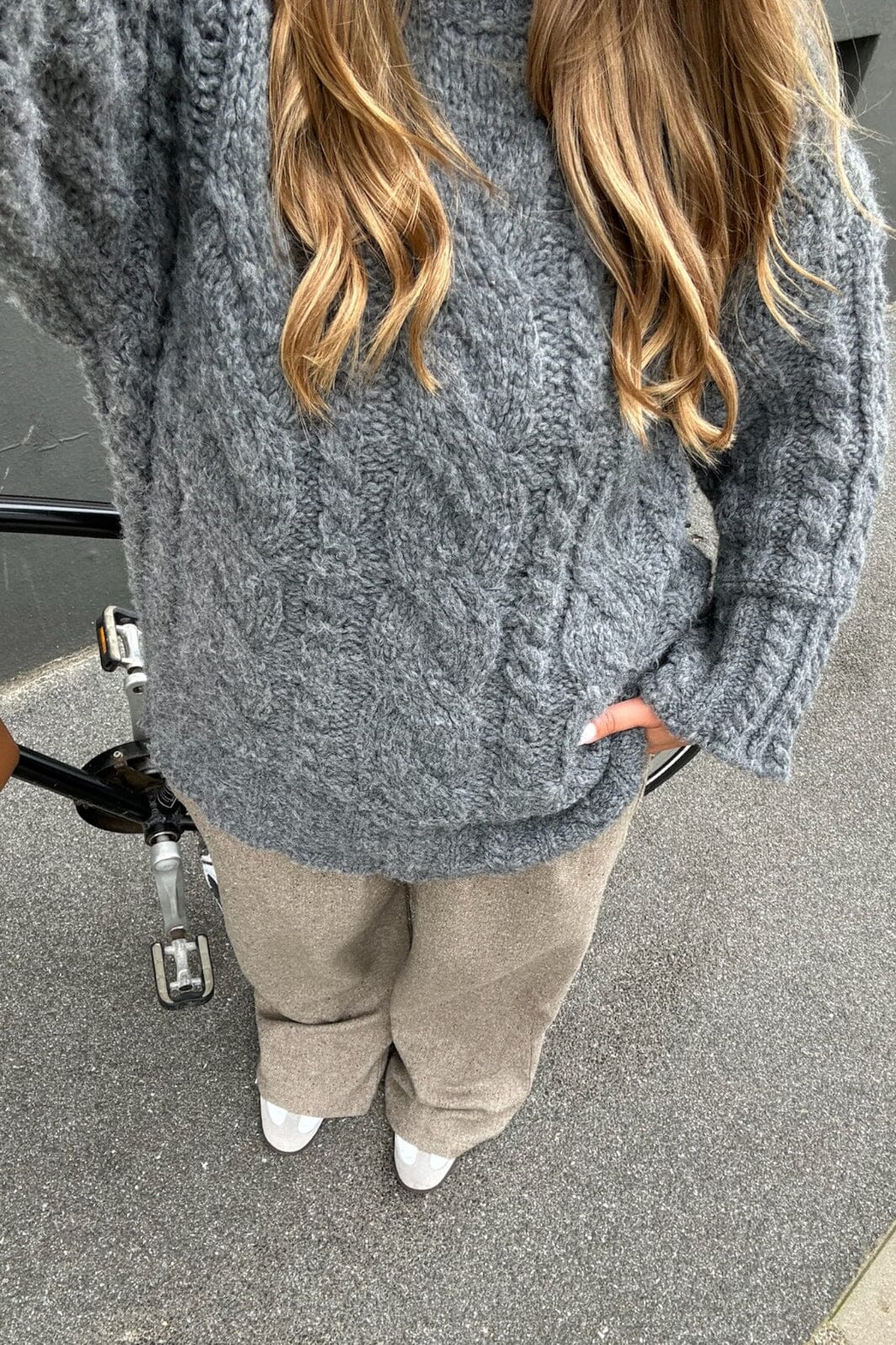 Forudbestilling - BYIC - Kikiic Sweater - grey Grey Sweatshirts