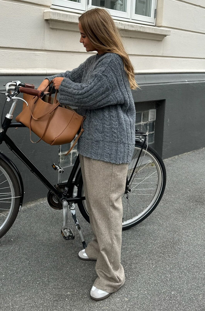 Forudbestilling - BYIC - Kikiic Sweater - grey Grey Sweatshirts