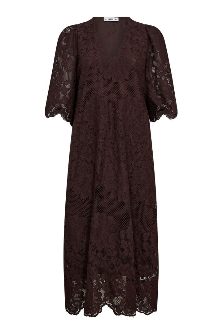 Forudbestilling - Haute L'Amitié - Curvey Lace Hem Dress HL10009 - Mocca Kjoler