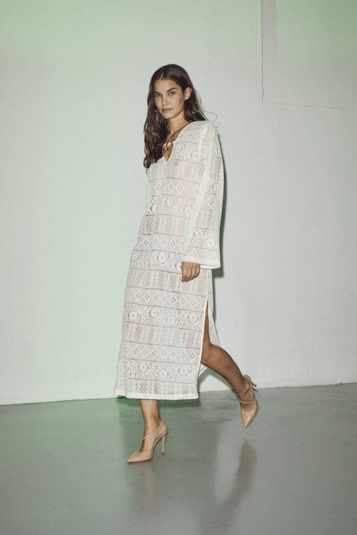 Forudbestilling - Haute L'Amitié - Utopia Lace Ls Buckle Dress HL10081 - Off-White Kjoler