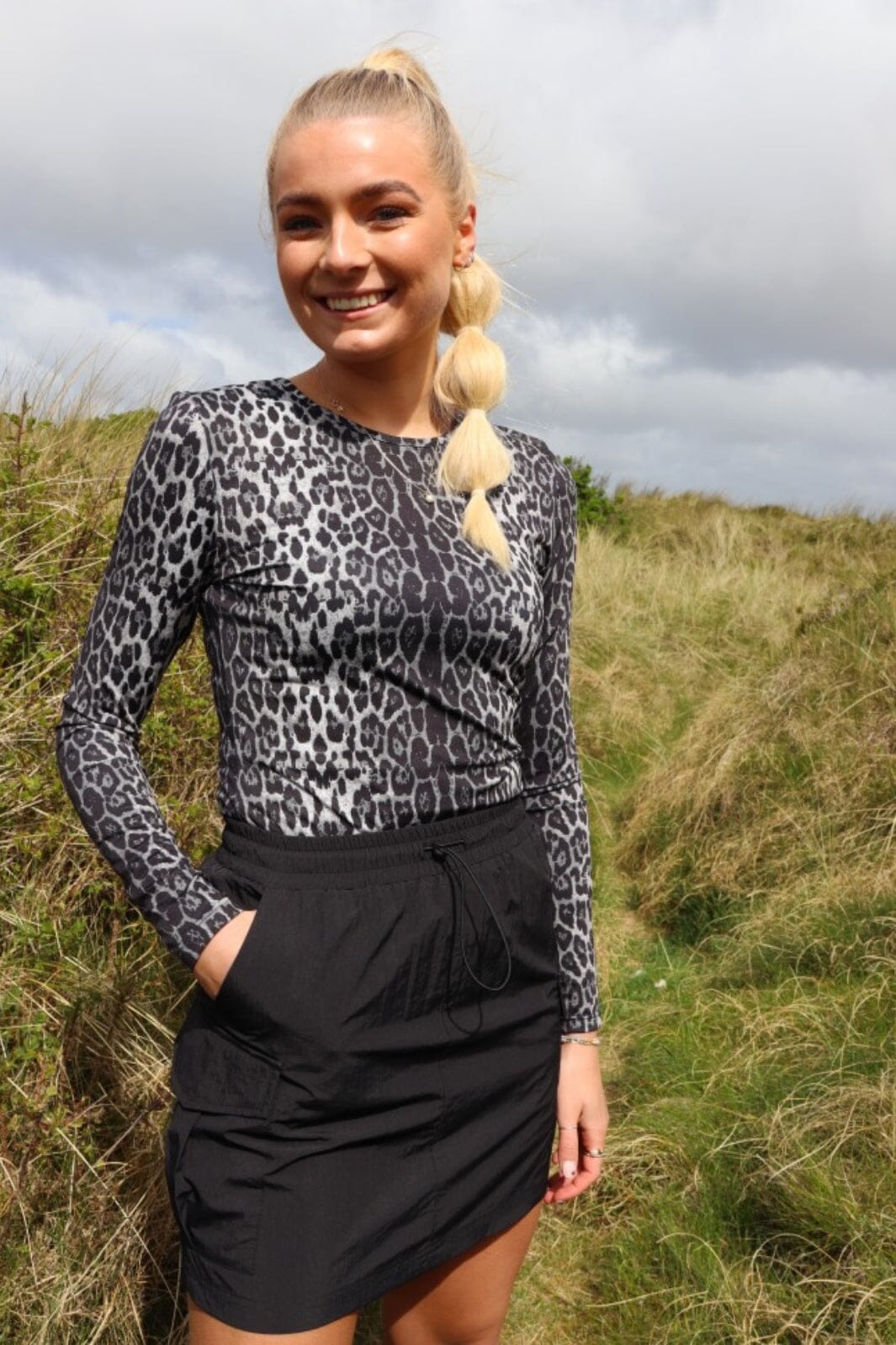 Forudbestilling - Liberte - Lotus-Ls-Blouse - Grey Black Leo Bluser