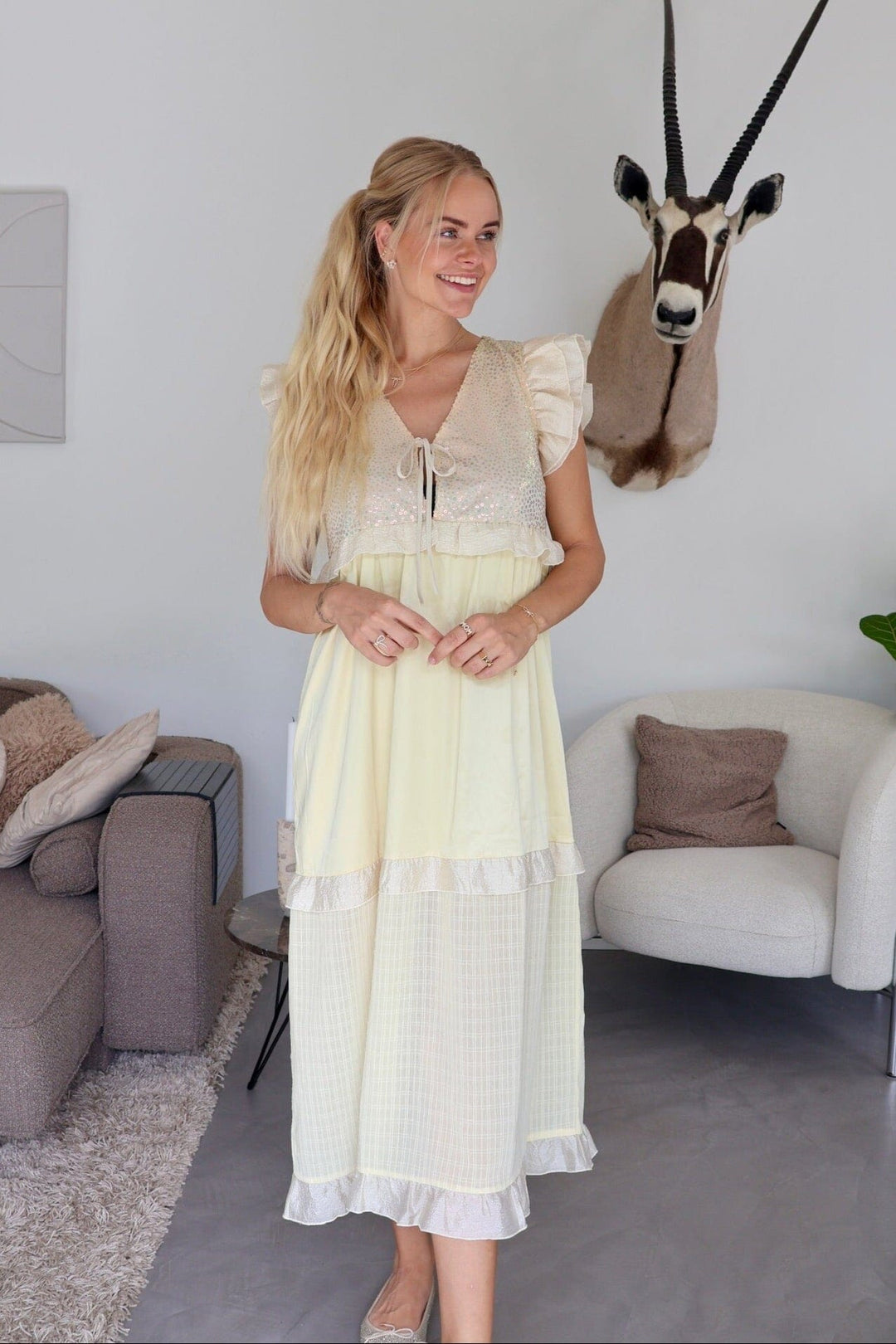 Forudbestilling - Liberte x Molly&My - Nor-Frill-Dress 22236 - Butter Yellow Kjoler