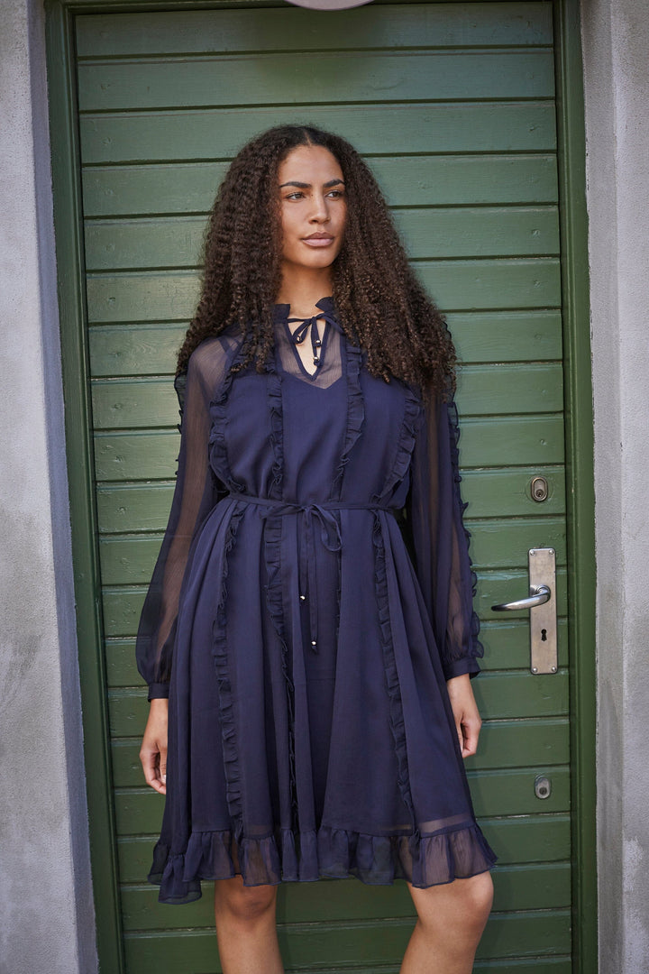 Forudbestilling - Love & Divine - Love1359 18872 - 440 - Navy Kjoler