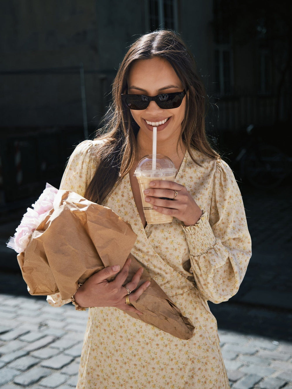 Forudbestilling - Neo Noir - Eva Soft Floral Dress 165111 - 203 - Dusty Yellow Kjoler