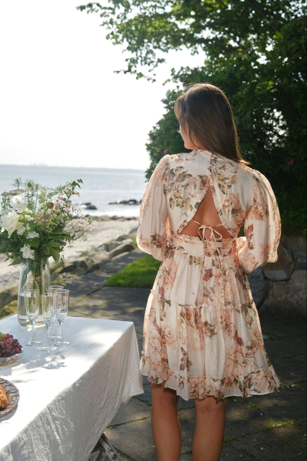 Forudbestilling - Neo Noir - Miller Mega Floral Dress 166000 - 946 - Peach Blossom Kjoler