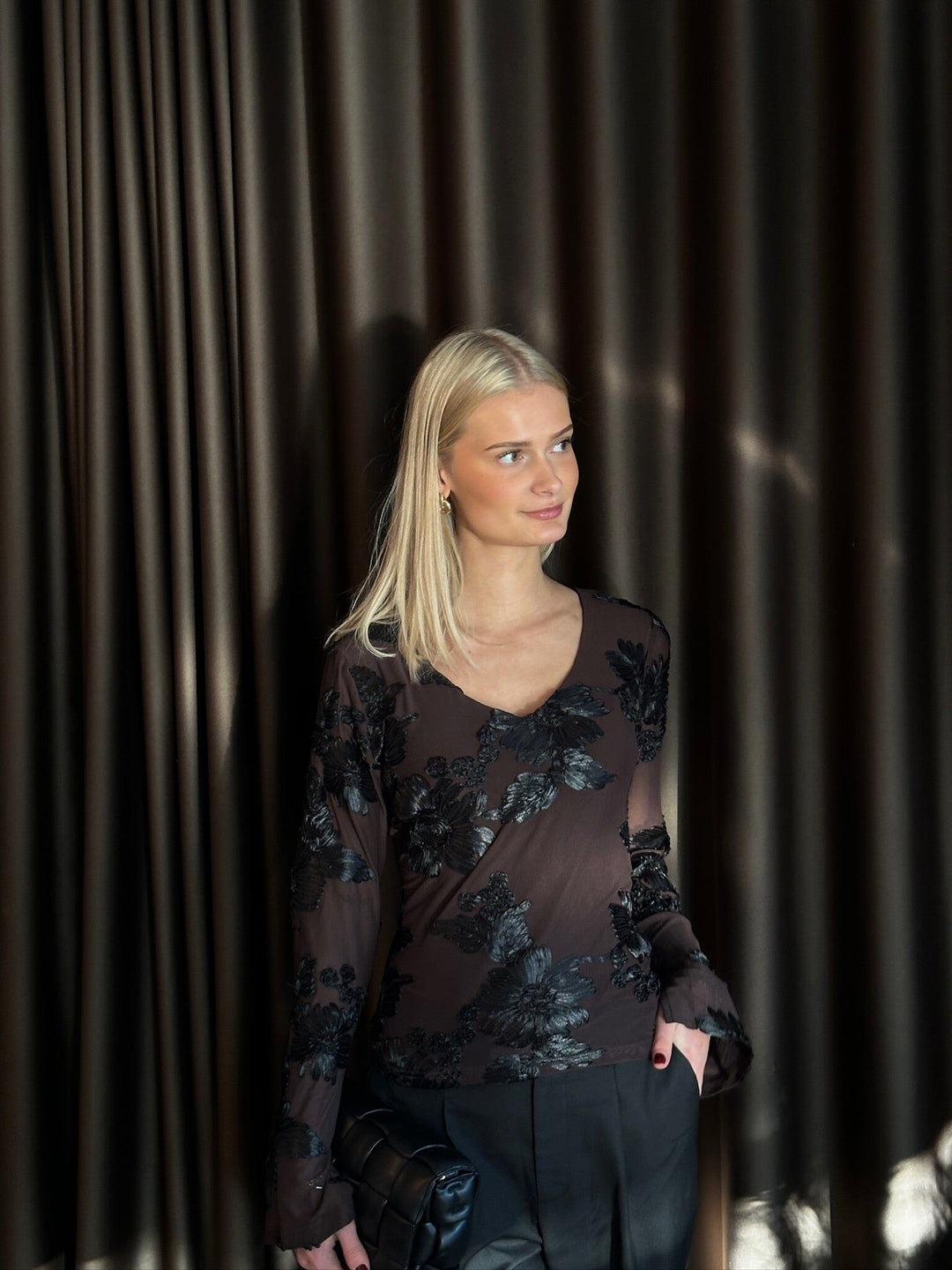 Forudbestilling - Noella - Lucille Top 13500003 - 1343 - Chocolate Black Toppe