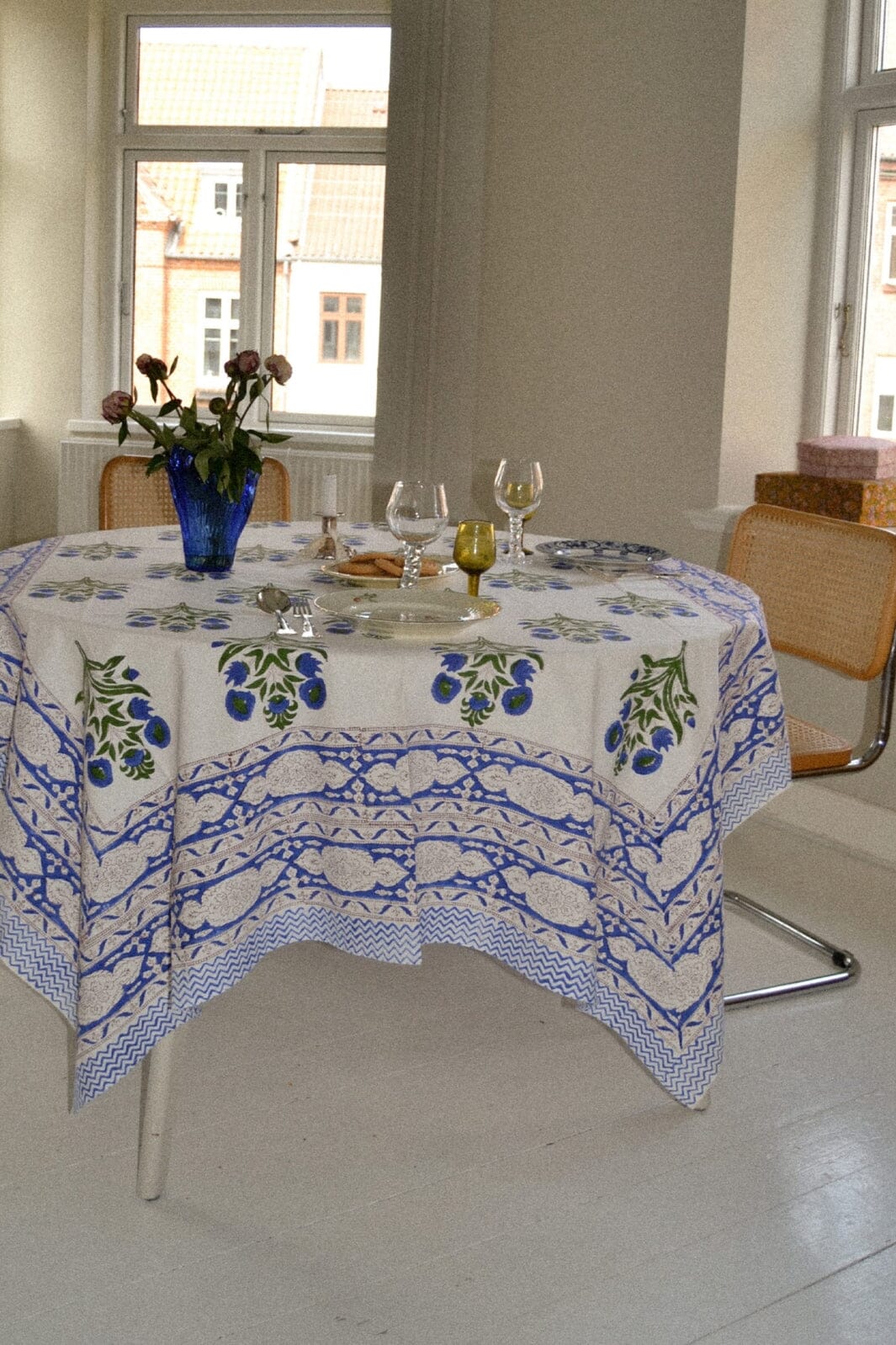 Forudbestilling - Sissel Edelbo - Noor Tablecloth SE 1506 - Blue Bell Interiør