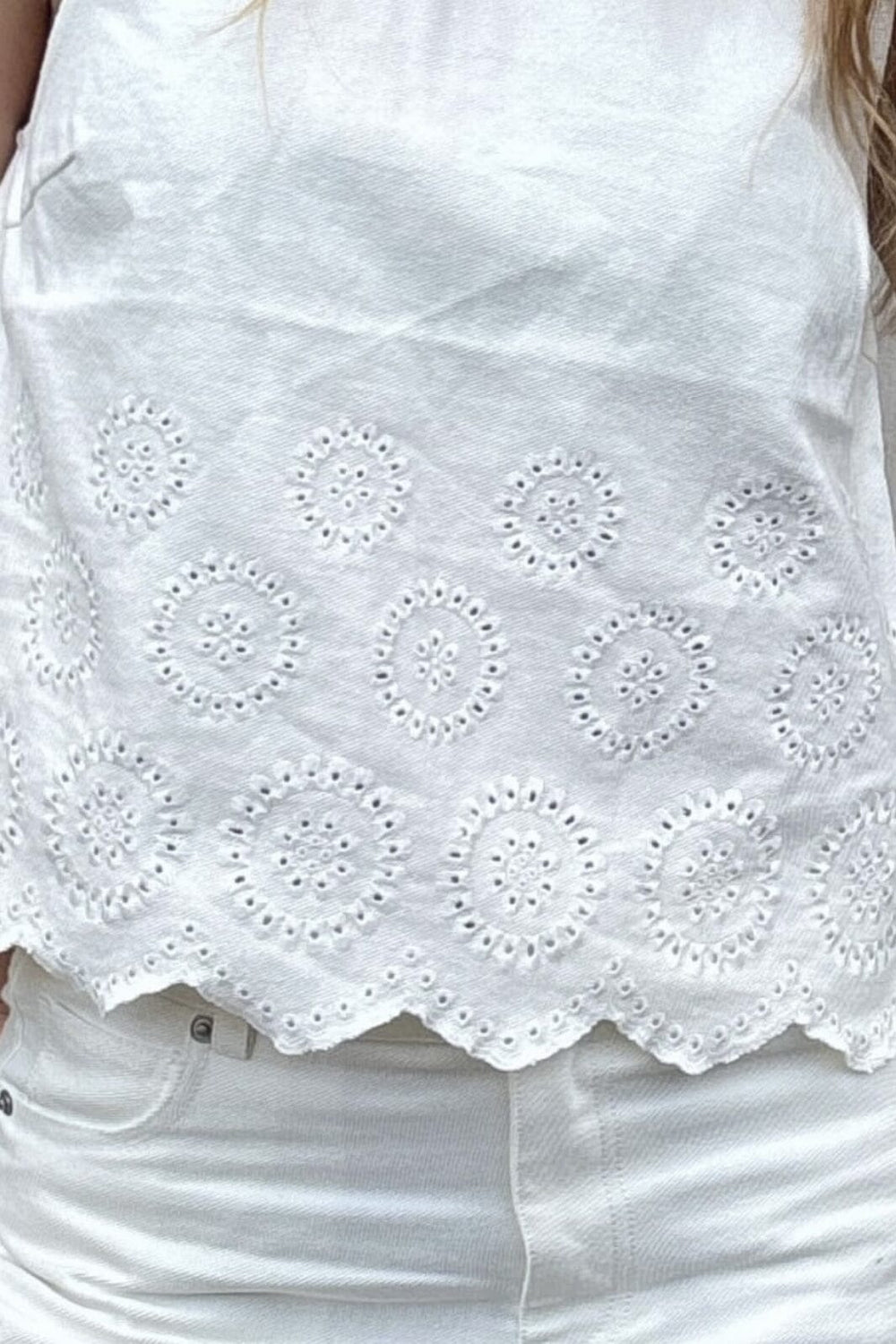 Global Funk - Rihne Scallop-G - 800 White T-shirts