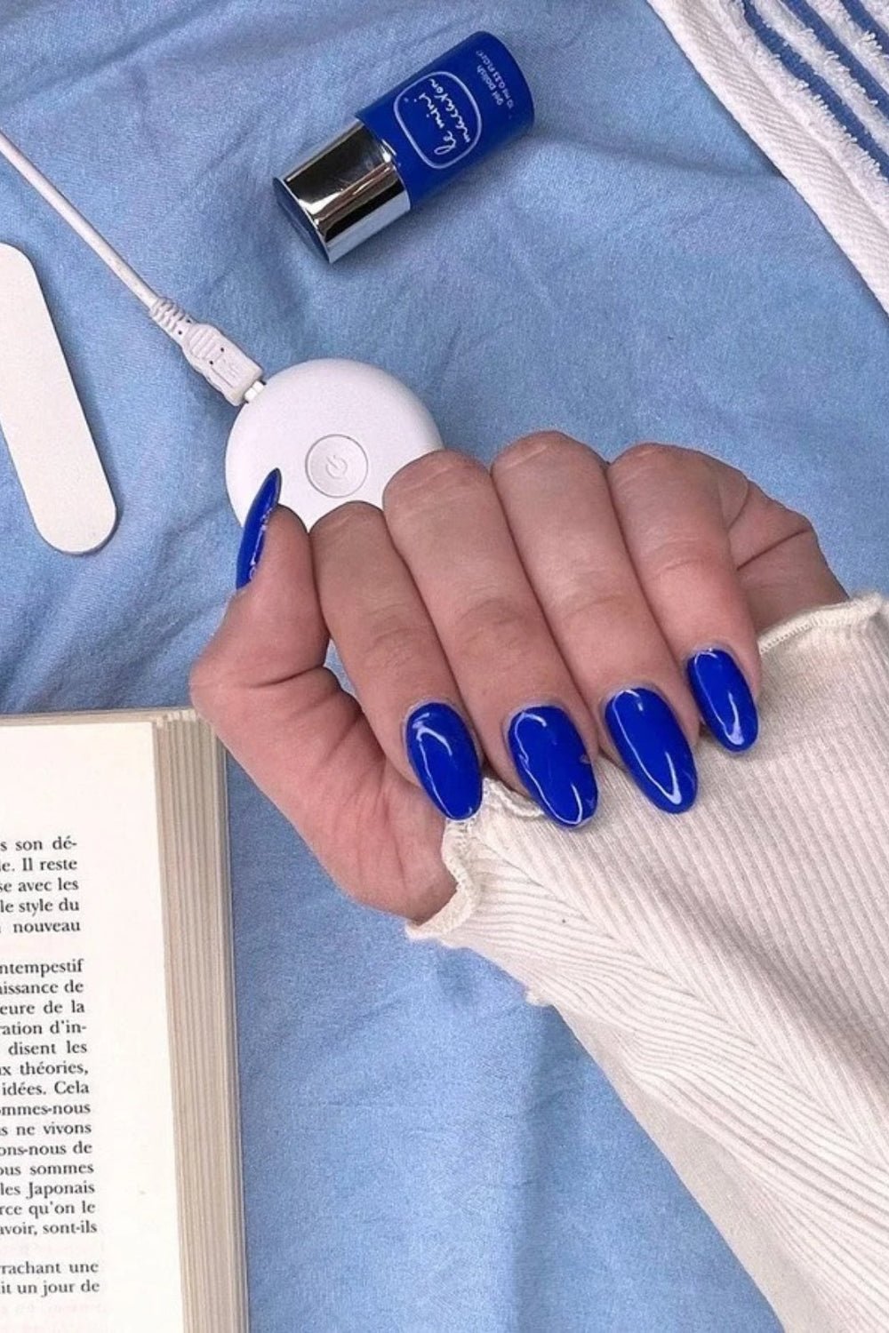 Le Mini Macaron - Neglelak Gel - Blue Raspberry Neglelak