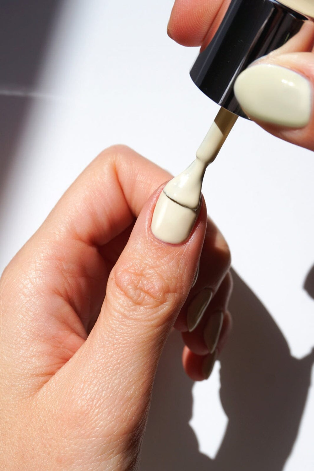 Le Mini Macaron - Neglelak Gel - Vanilla Milk Neglelak