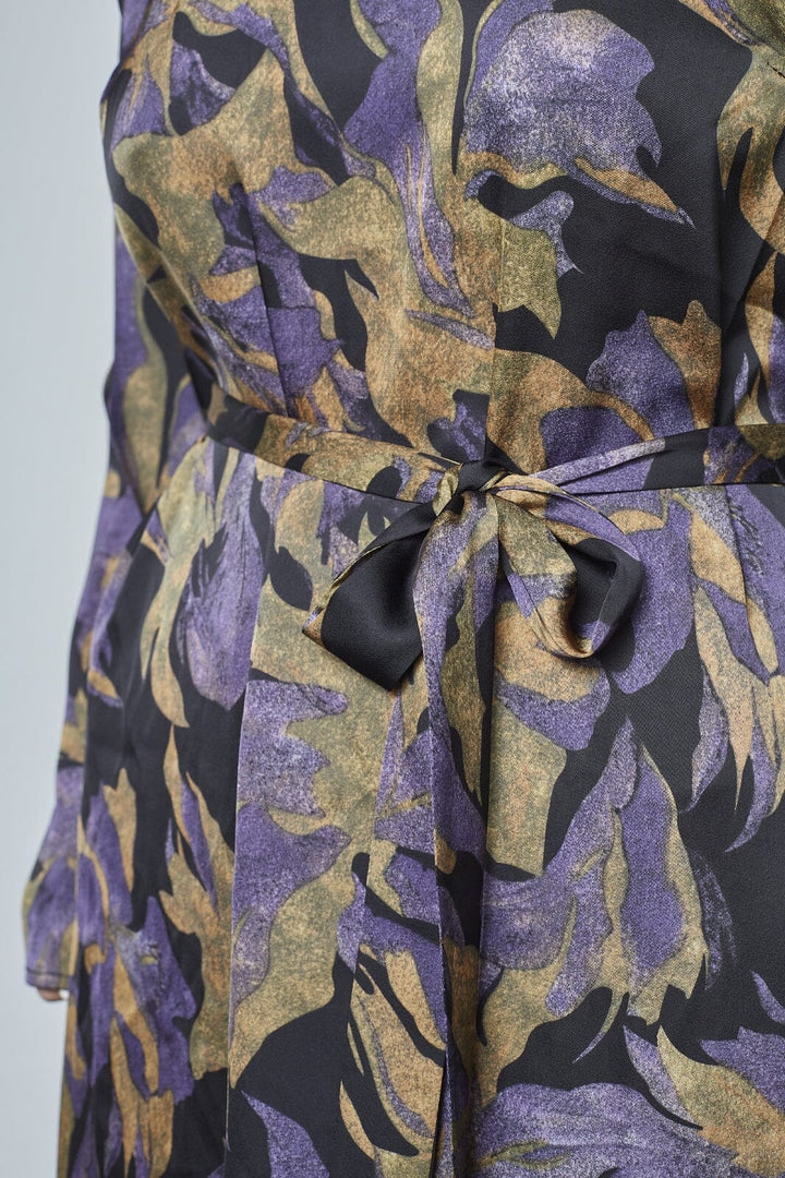 Love & Divine - Love1421 19199 - 003 - Black Flower