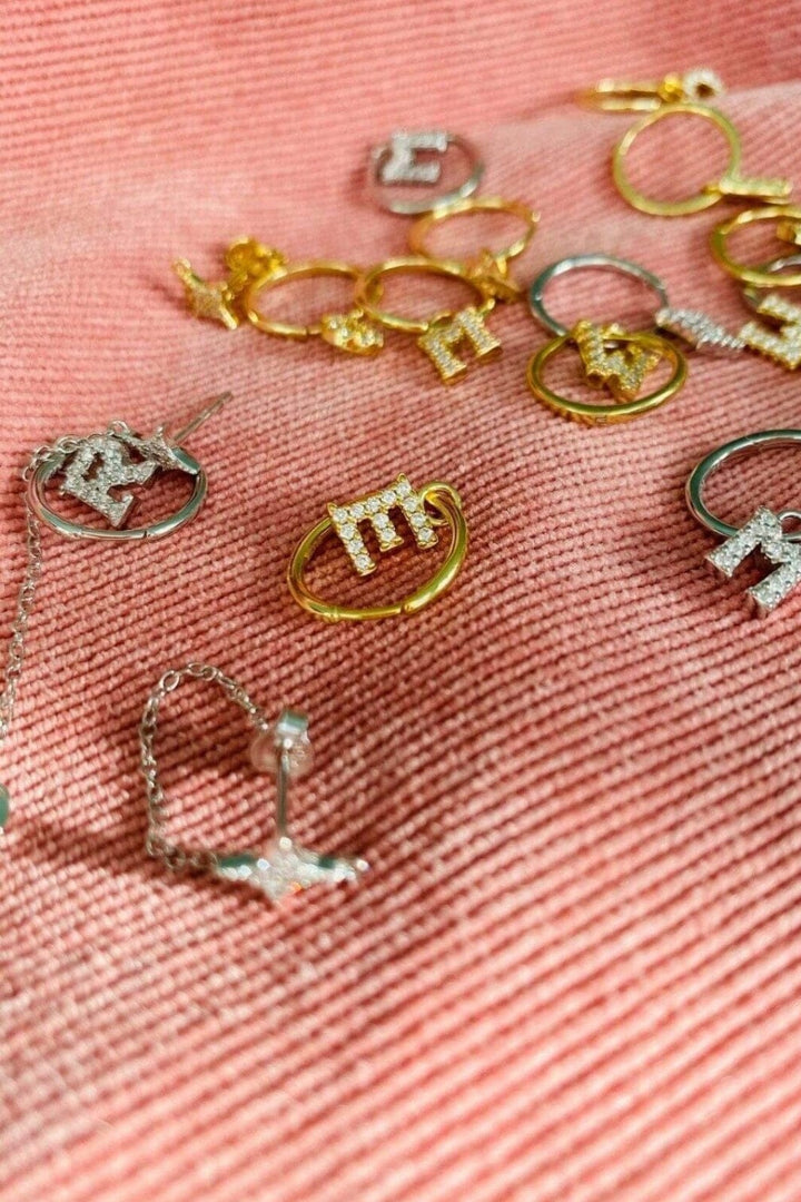 Mellow Moon - Kreol Bogstav Ørering - Forsølvet Øreringe