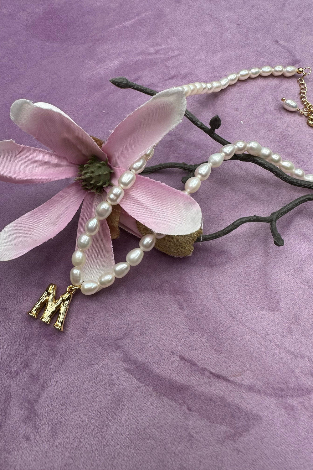 Mellow Moon - Lilli Letter Necklace - Pearl Halskæder