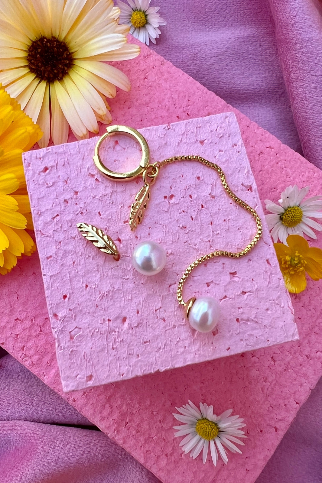 Mellow Moon - Ørering - Pearl & Feathers - (1 stk) Øreringe