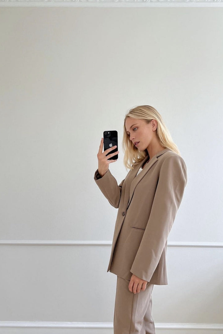 Neo Noir - Avery Suit Blazer - Dusty Brown Blazere