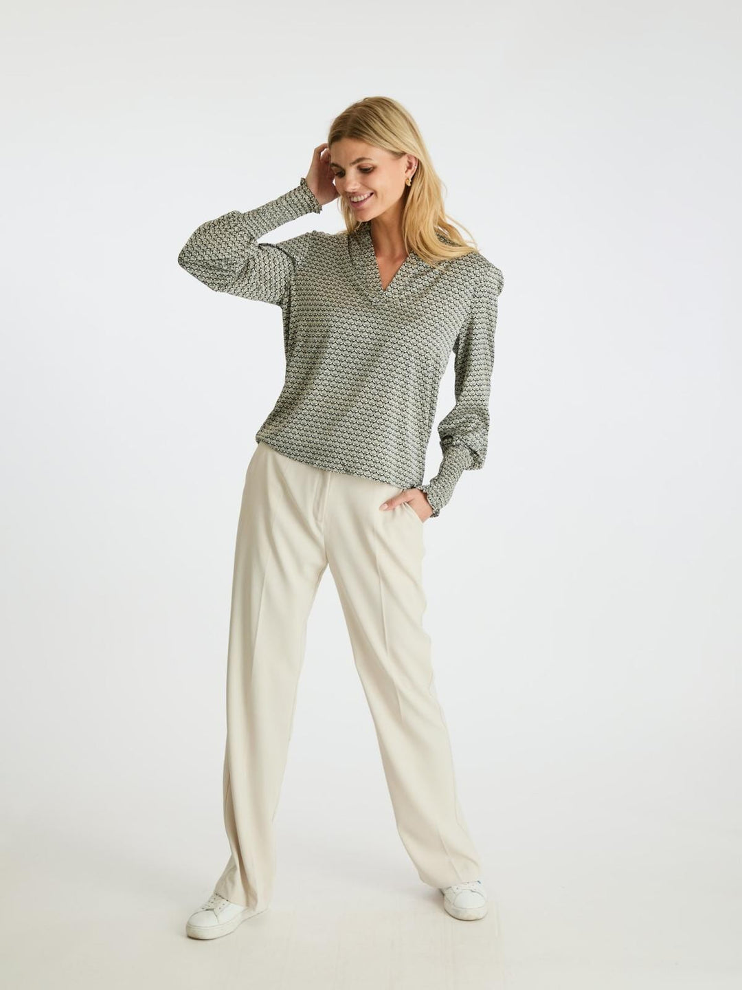 Neo Noir - Landa Graphic Pattern Blouse - Black Bluser