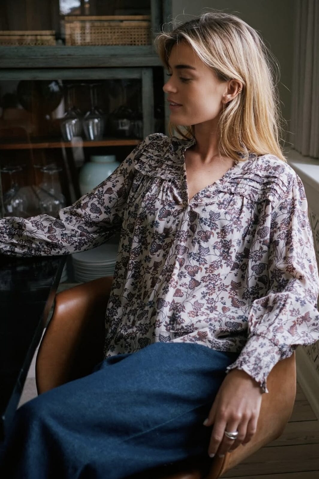 Neo Noir - Rhia Drapy Ivy Blouse 163797 - Taupe Bluser