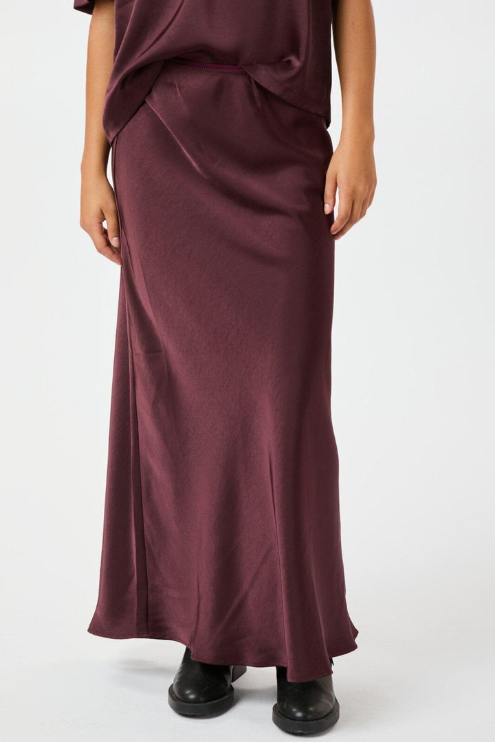 Neo Noir - Vicky Heavy Sateen Skirt 159588 - Burgundy Nederdele