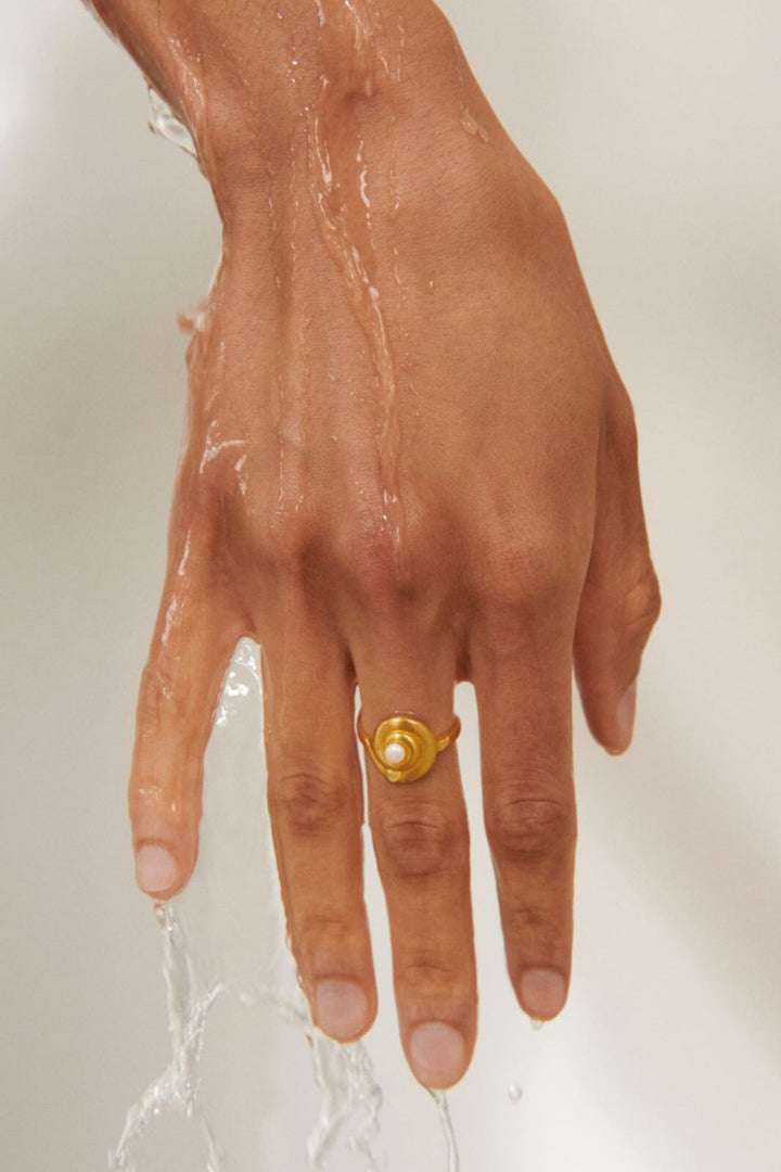 Pernille Corydon Jewellery - Shell Flower Ring - Goldplated Ringe