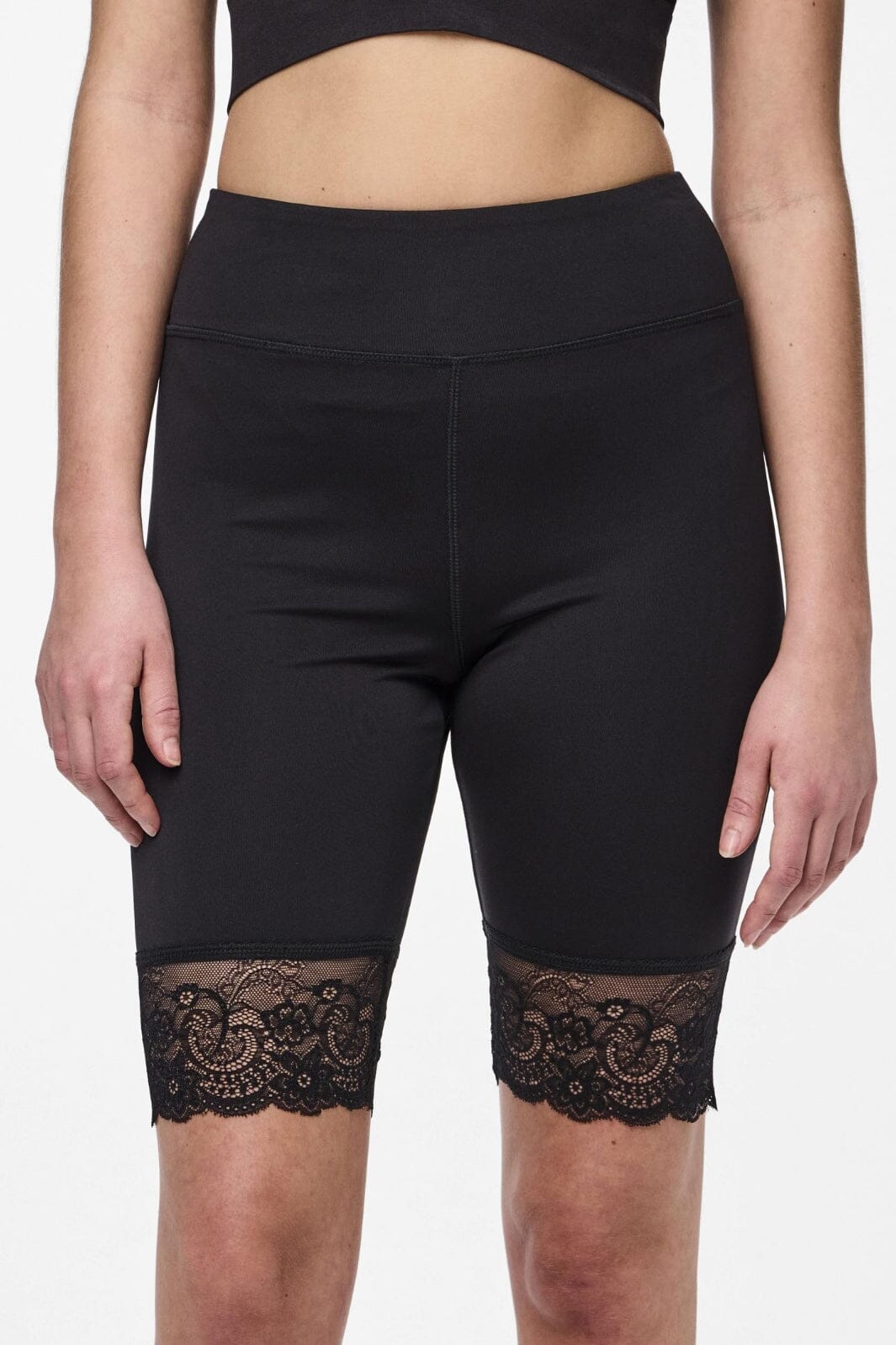 Pieces - Pcamiva Lace Bikeshorts - 4468785 Black Shorts