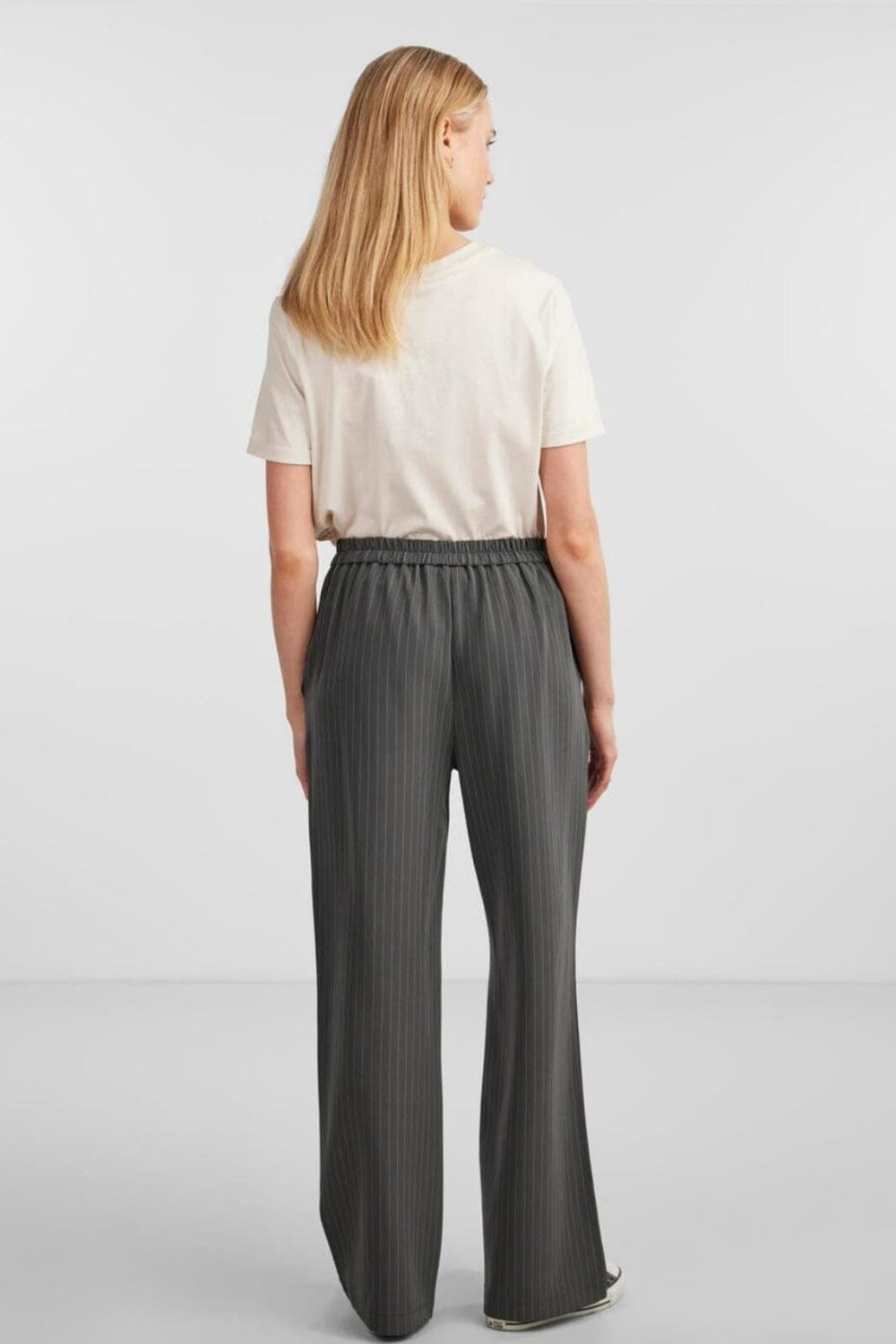 Pieces - Pcbossy Wide Striped Pants - 4251475 Magnet Pinstripe Bukser