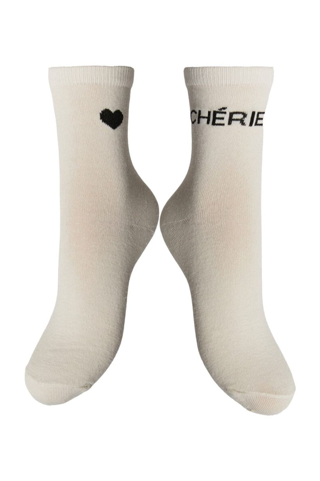 Pieces - Pcmerry Ankle Socks 2-Pack Pa - 4439975 Cloud Dancer - Text Cherie+ Heart Black Strømper