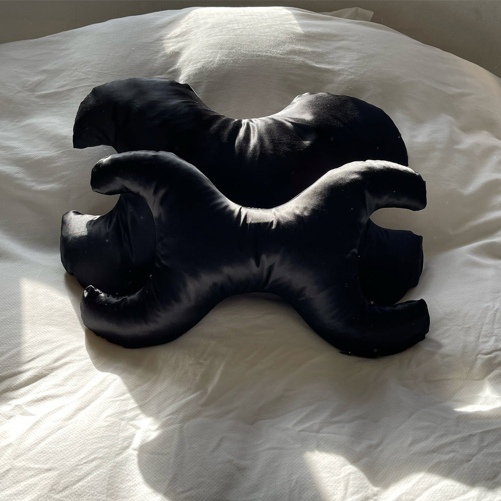 Save My Face - La Petite - lille pude med 100% silkebetræk Black Puder