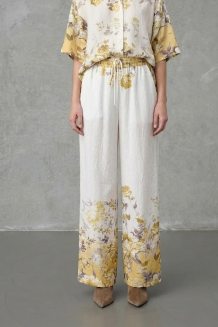 Love & Divine - Love207-44 19857 - 813 - Yellow/Brown Flower