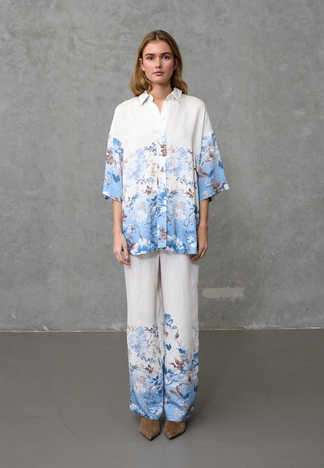 Love & Divine - Love971-16 19856 - 812 - Blue/Brown Flower