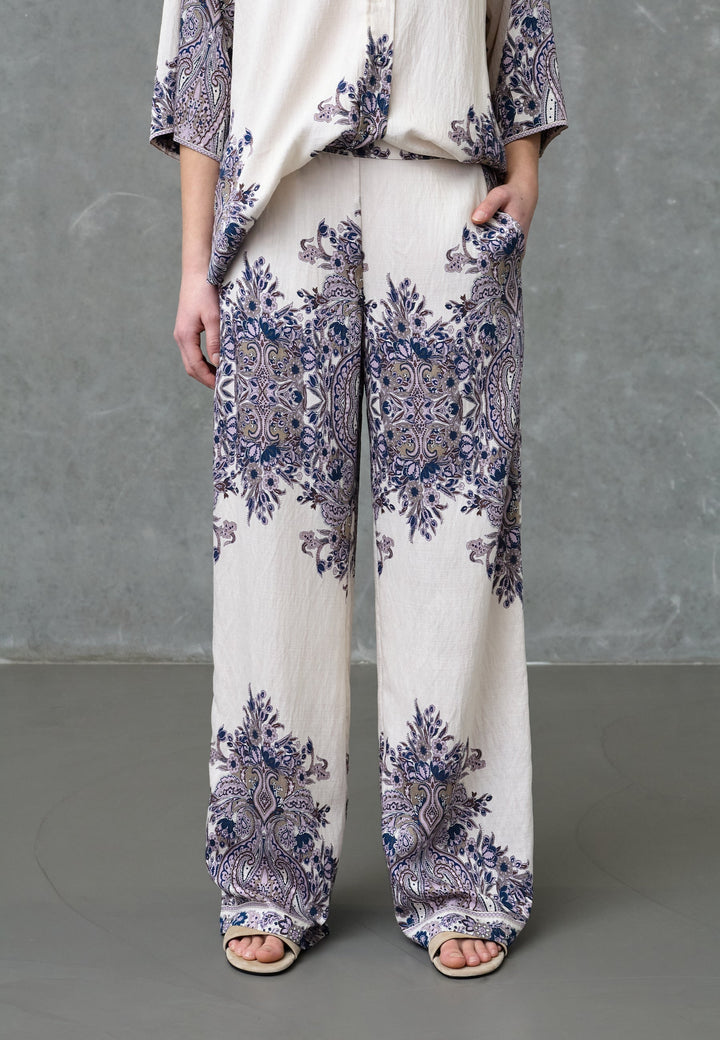 Love & Divine - Love1024-62 19893 - 802 - Champagne Paisley