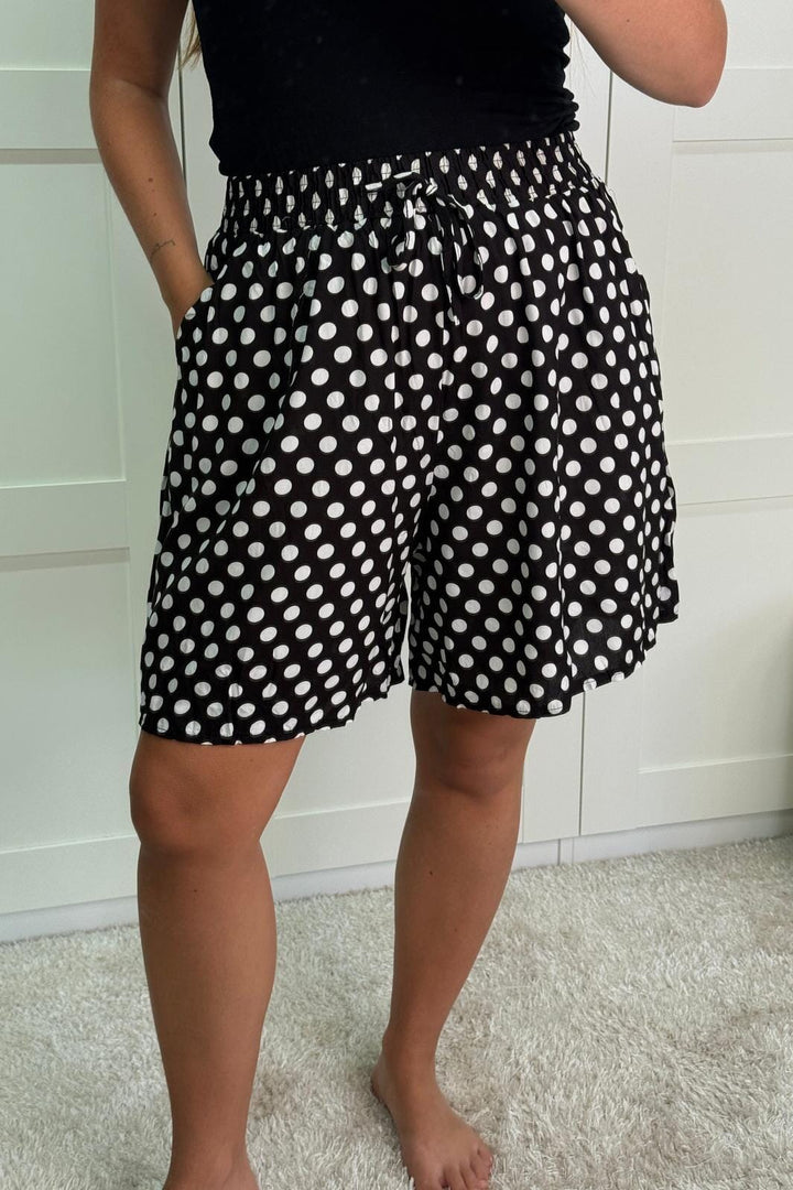 A-bee - Alyssa Shorts - Black Shorts 