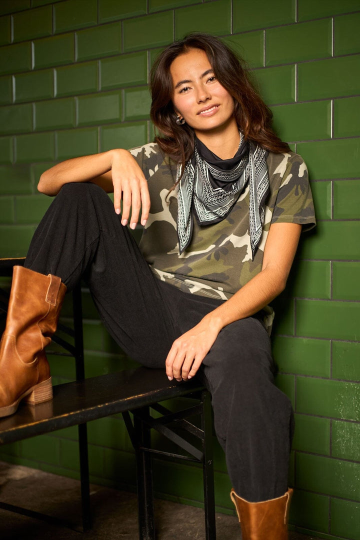 Black Colour - Bczelda S/S T-Shirt 40885 - Shirts - Army Camouflage