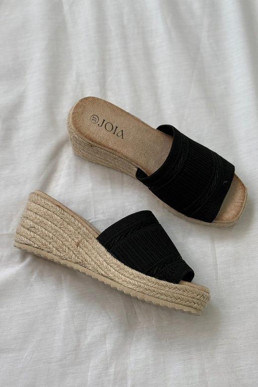 Bloom - Yliana Sandaler - Black Sandaler 