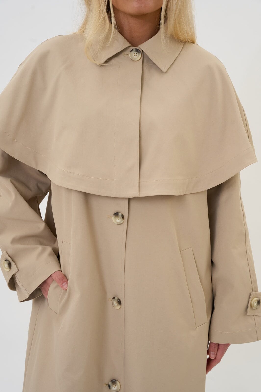 BYIC - Caroic Cape Trenchcoat A25578 - Beige