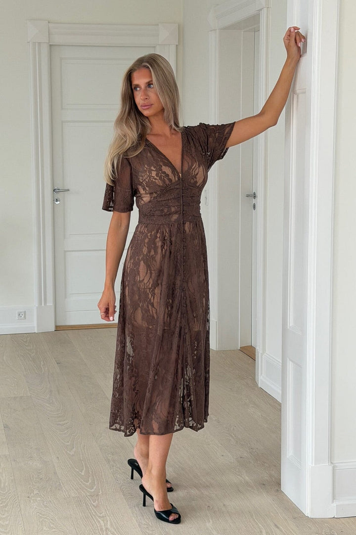 Byic x Molly&My - Adeliaic Long Dress A23876 - Dark Brown Lace Kjoler 