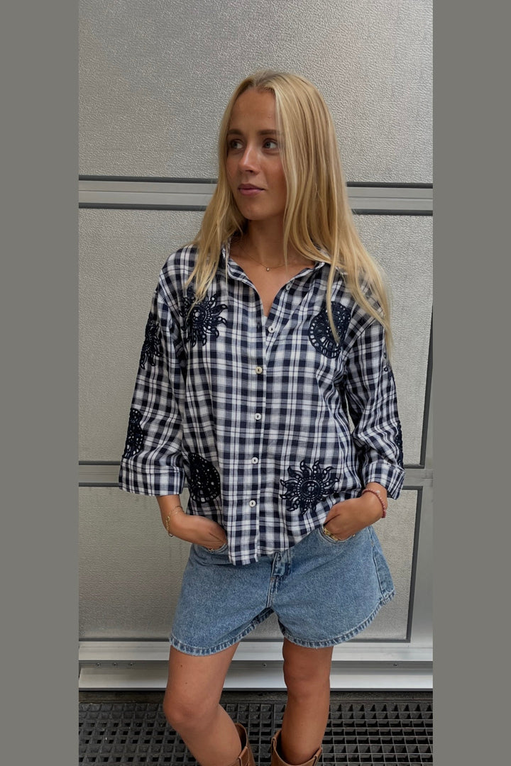 Continue - Emilia Check 15365 - Navy Check
