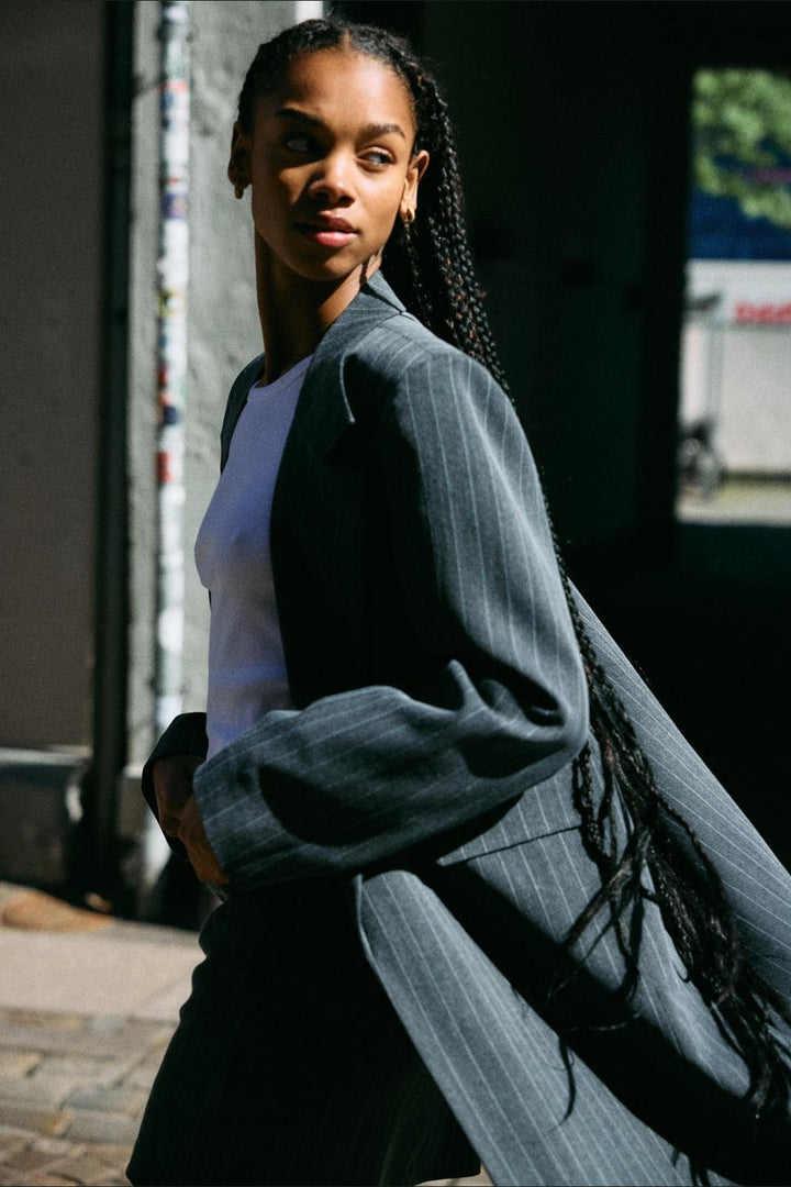Noisy May - Nmcelia L/S Long Oversize Blazer Tnt/20 - 5213553 Charcoal Gray Pinstripe