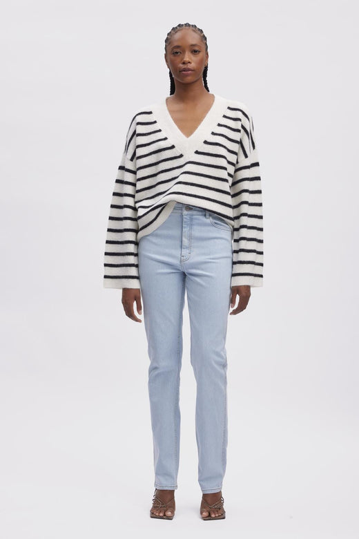 Gestuz - Alphagz V-Neck Striped - 106145 Ivory Black Striped