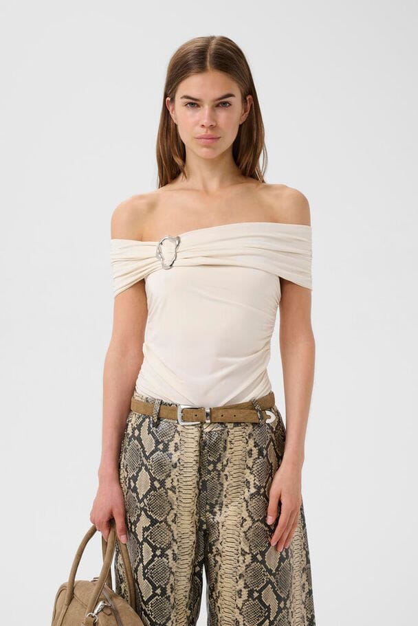 Gestuz - Gzlaily Off Shoulder Top 10911093 - 110103 - Egret Bluser 