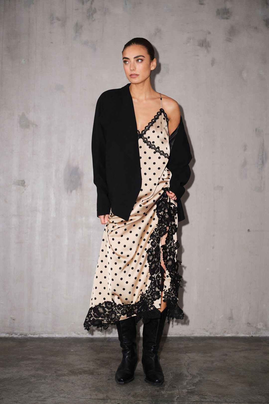 Gossia - Dahliago Mi Dress G3010 - Latte Black Dots Kjoler 