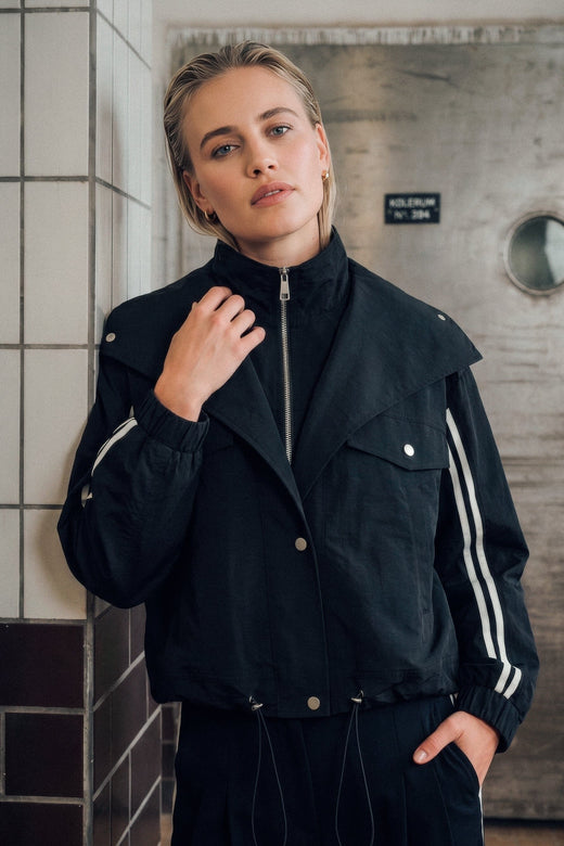 Gossia - Maisago Track Jacket G3537 - Black Jakker 