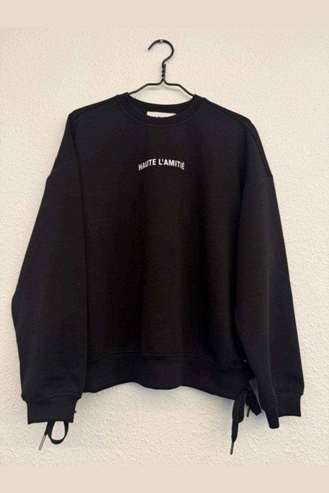 Haute L'Amitié - New Studio Tie Sweat HL10714 - Black