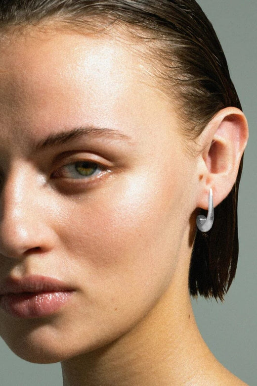 Jane Kønig - Big Orbis Drop Stud BODS-SS25-S - Forsølvet